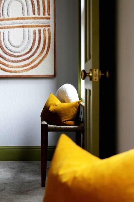 Lincoln Apartment Freshly Renovated Common Views Burton  Екстериор снимка