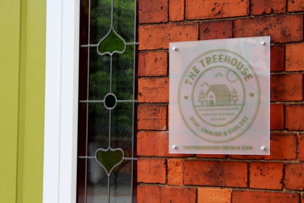 Lincoln Apartment Freshly Renovated Common Views Burton  Екстериор снимка