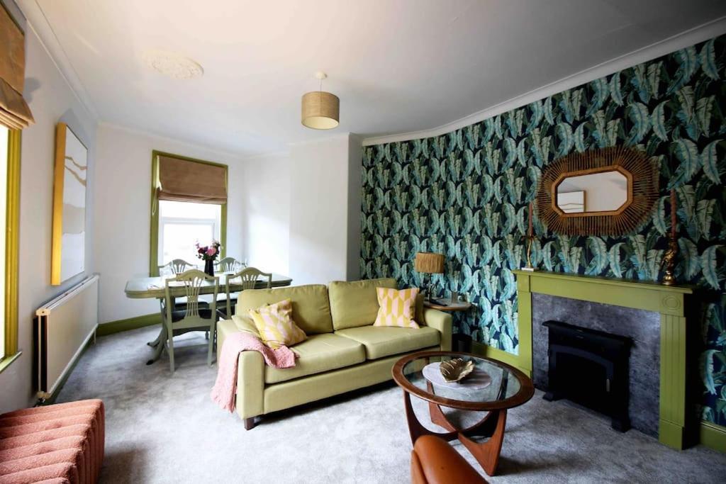 Lincoln Apartment Freshly Renovated Common Views Burton  Екстериор снимка